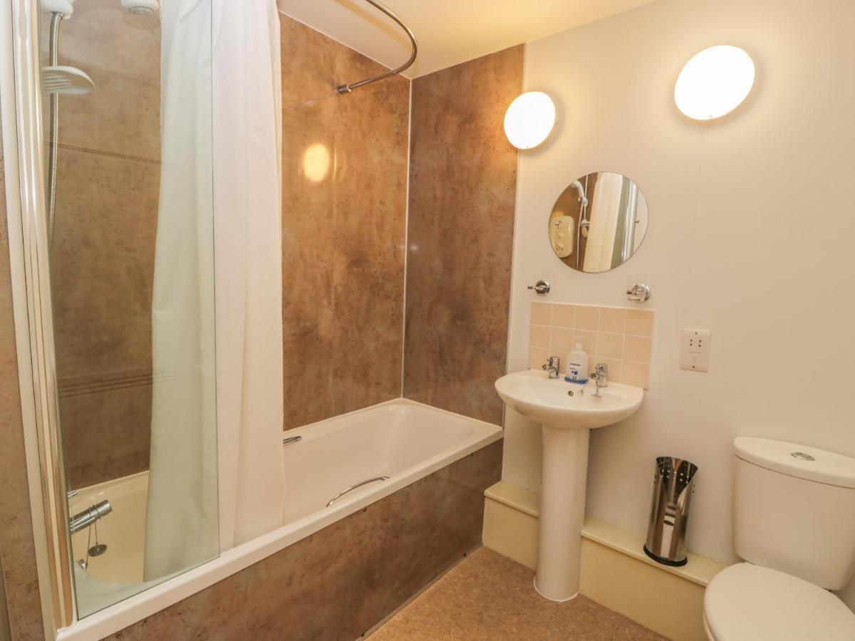 The Moorings Apartment Isle of Whithorn Екстериор снимка