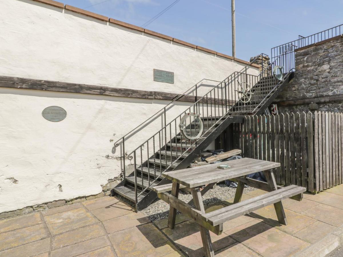 The Moorings Apartment Isle of Whithorn Екстериор снимка